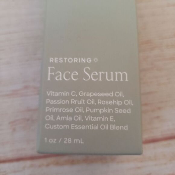 Hugh & Grace Restoring Face Serum Vitamin C and E  Rejuvenate 1 fl. oz 28 ml - Picture 5 of 8